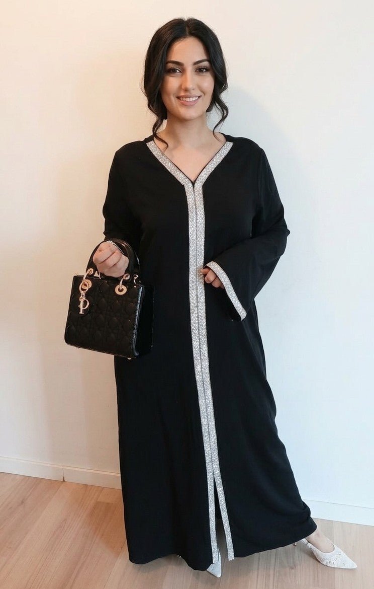 ABAYA MODERNA AVEC STRASS ET CEINTURE - NOIRE - Nouriam